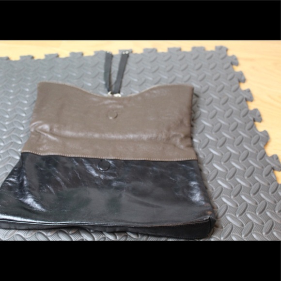 Kenneth Cole leather clutch - Picture 4 of 5